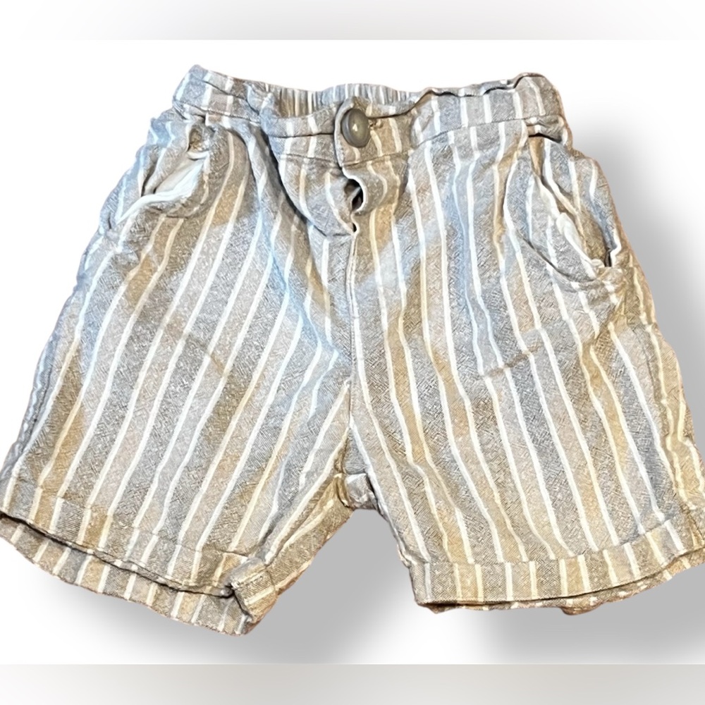 VGUC Unisex Striped Gray, Beige and White Shorts, Unisex  (12-18 mos)